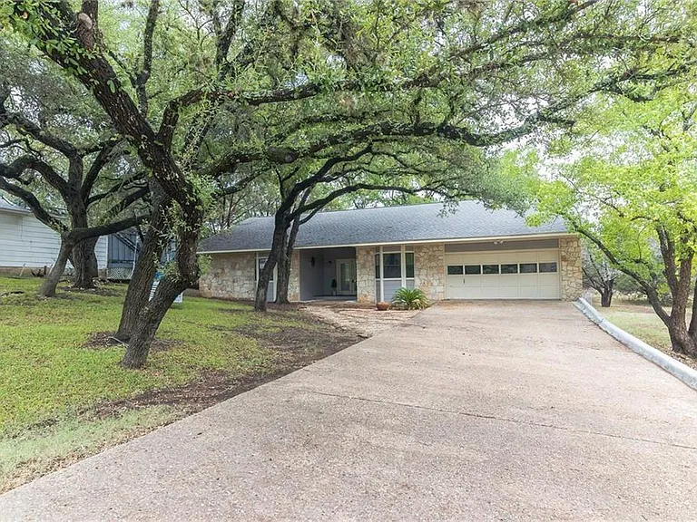21825 Tallahassee Ave — Photo 1