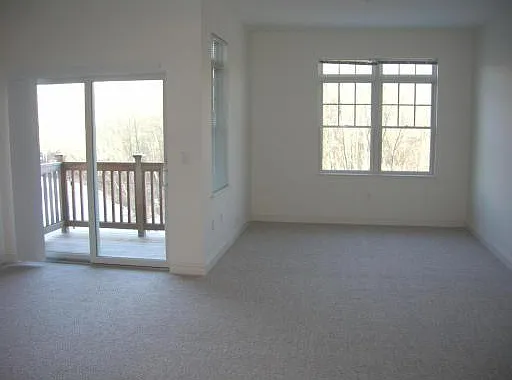 614 Pond St — Photo 4