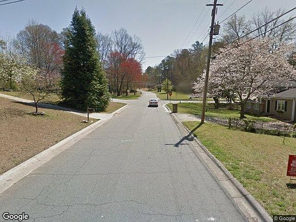 Exterior Neighborhood (street photo)