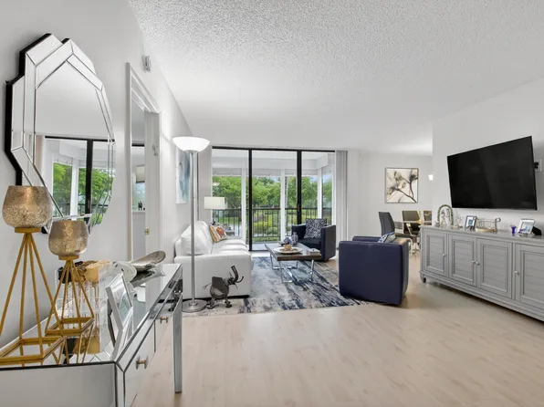 6815 Willow Wood Drive #4022, Boca Raton, FL 33434