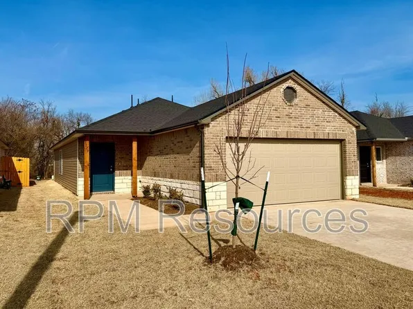 3329 Little Creek Dr, Mustang, OK 73064