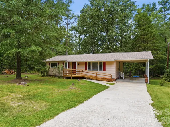 897 Community Ln, Lancaster, SC 29720