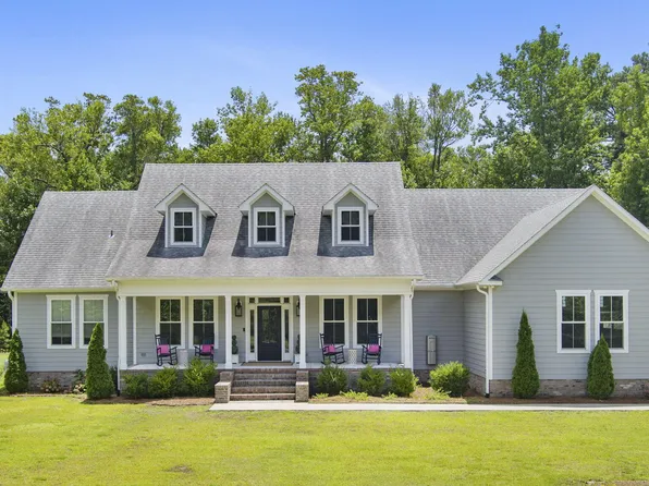 2703 E Fairway Road, Morehead City, NC 28557