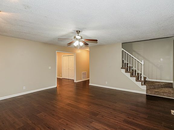 5th image of 2215 Leeds Ct