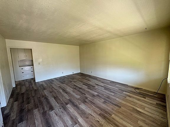 3rd image of 471 3rd Ave