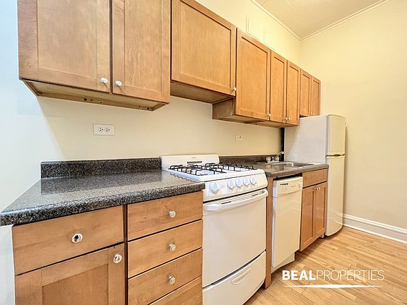 4th image of 4631 N Paulina St #4631104