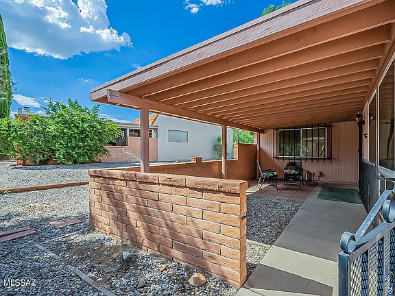 2nd image of 240 W Placita De Los Anillos