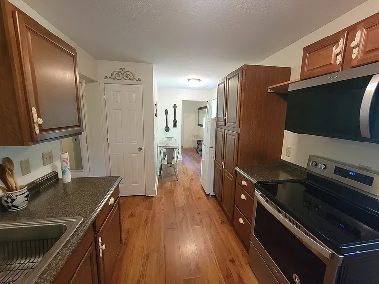 809 S Main St — Photo 11
