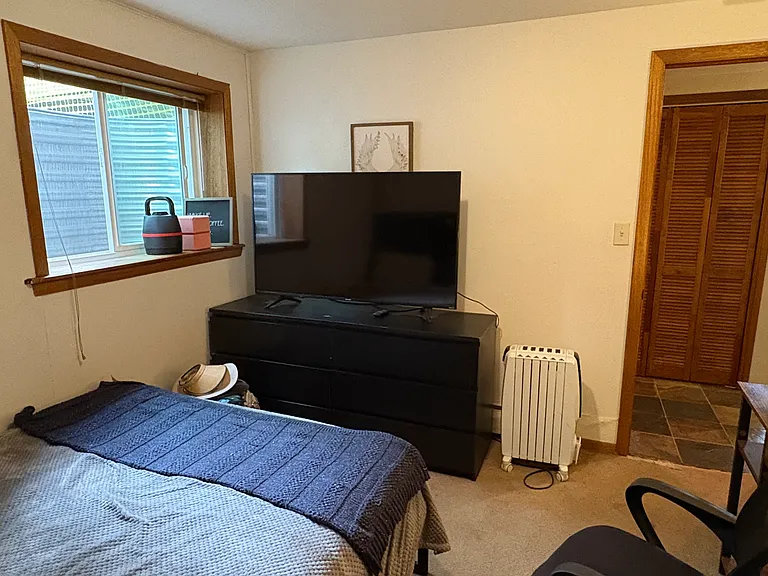 90 Deerfoot Ave — Photo 16