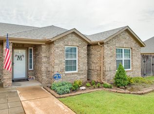 3611 Plantation Dr, Enid, OK 73703