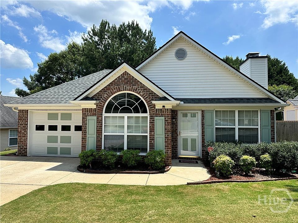 1st image of 285 Tall Pine Ln