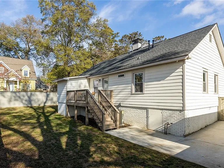 3455 Rainey Ave — Photo 31