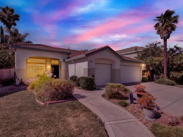 921 Topaz Circle, Vacaville, CA 95687