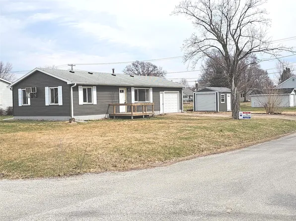 501 E 11th St, Vinton, IA 52349