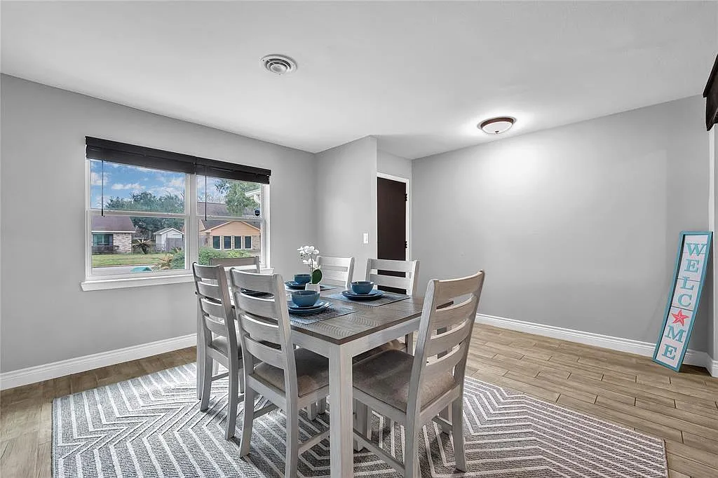 4 bed, 2.0 bath, 1580 sqft, $724 — Photo 4