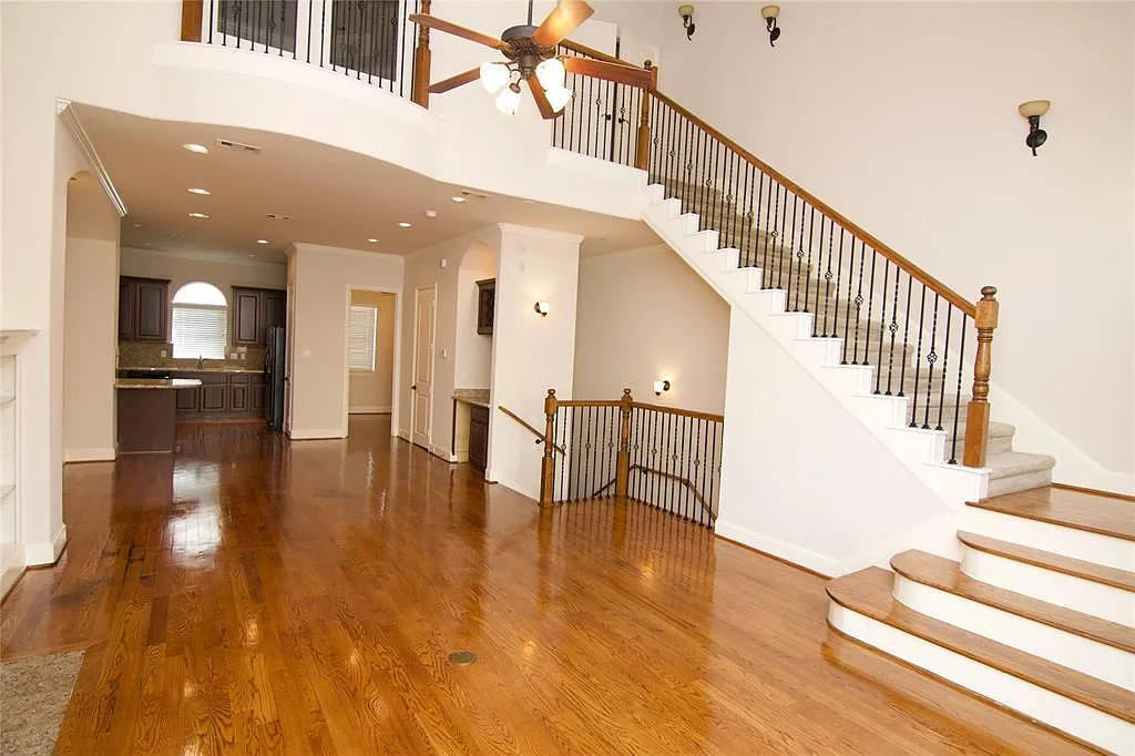 6353 Richmond Ave — Photo 4