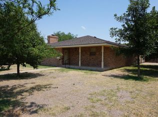 402 N Maxwell Ave, Tulia, TX 79088