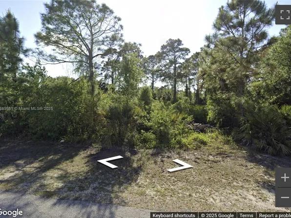 617 Henry Ave, Lehigh Acres, FL 33972