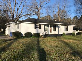 210 E Carrington Dr, Milledgeville, GA 31061