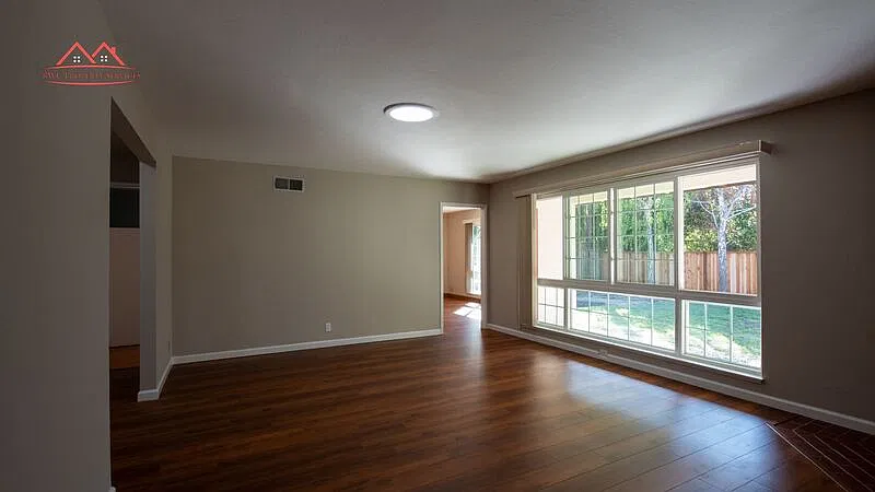 3 bed, 2.0 bath, 1488 sqft, $5,300 — Photo 4