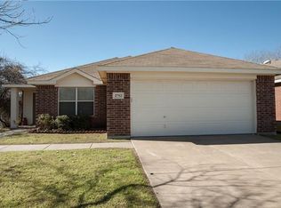 2752 Maegen Cir, Fort Worth, TX 76112