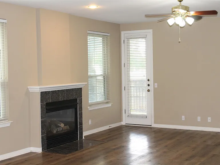 11558 Spicewood Pkwy #13 — Photo 6