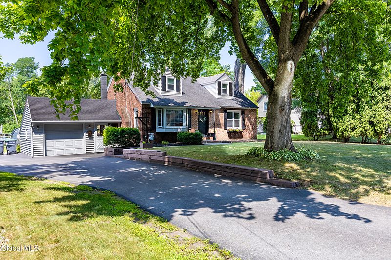 2nd image of 2 Arden Road