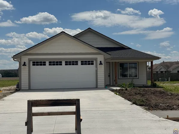 1925 NW Waldo Way, Topeka, KS 66608