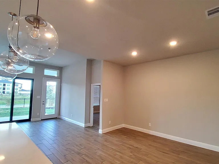 2106 Grapewood Ln — Photo 18