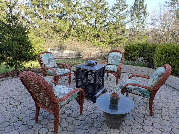3rd image of 8592 Copperview Dr