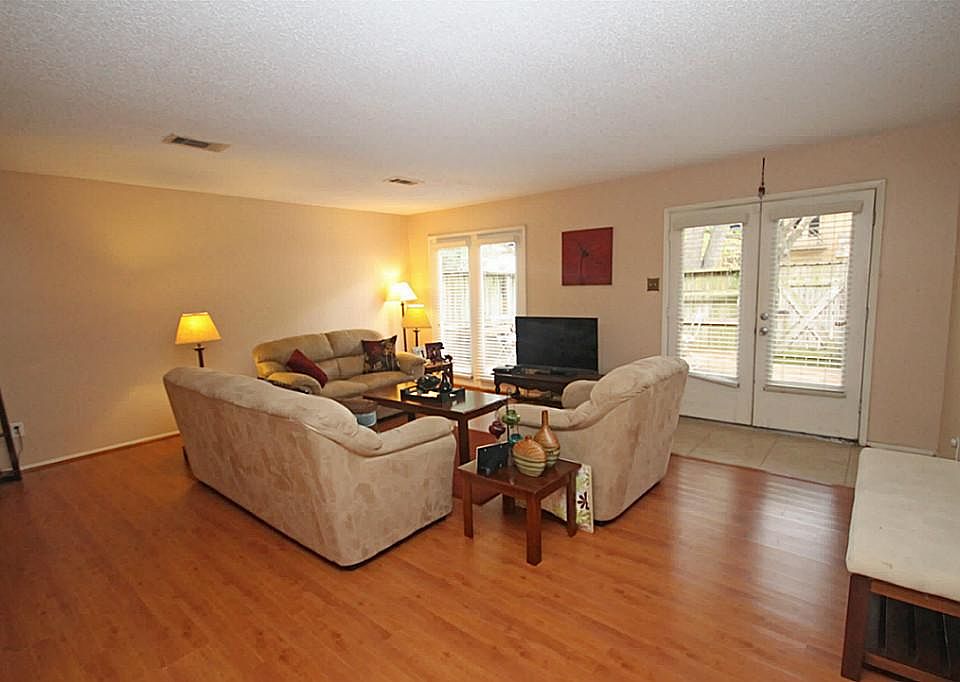 Lots of natural light and laminate floors