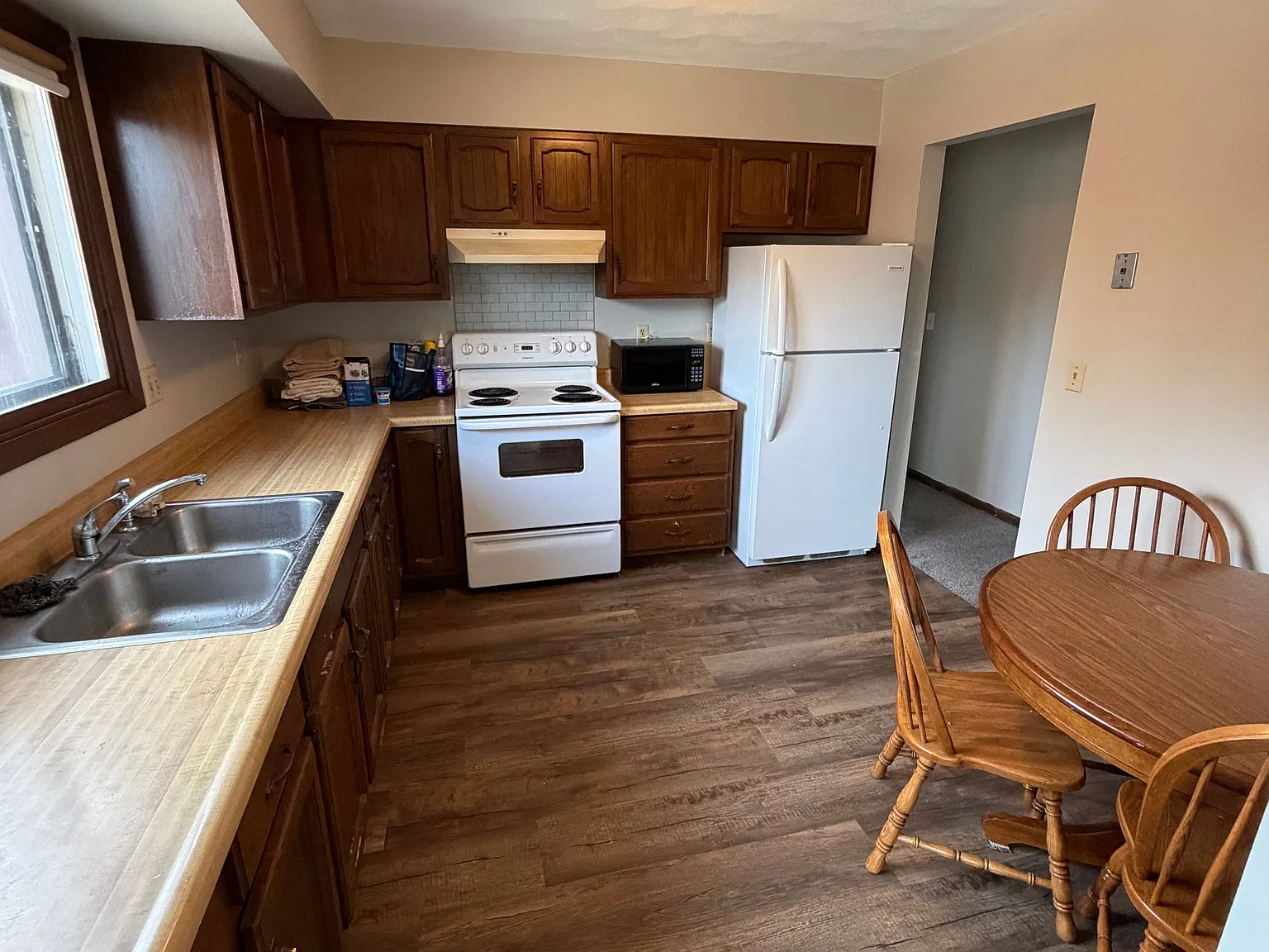 2 bed, 1.0 bath, 850 sqft, $1,200 — Photo 2