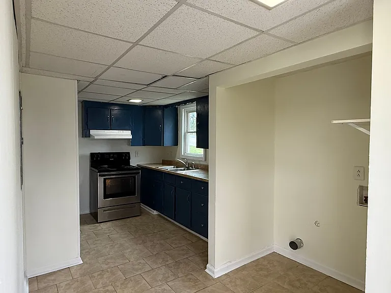 224 Lamont St — Photo 13