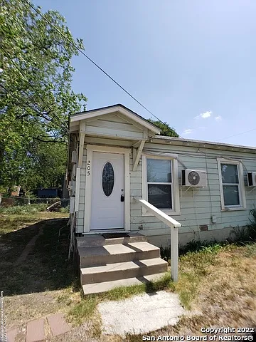 205 W Lambert St