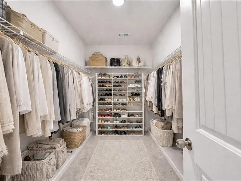 1123 Chastain Dr — Photo 17