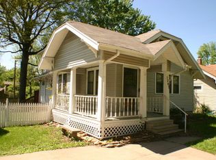 1527 SW Collins Ave, Topeka, KS 66604