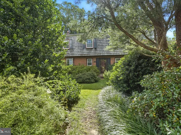 8420 Chippewa Rd, Philadelphia, PA 19128