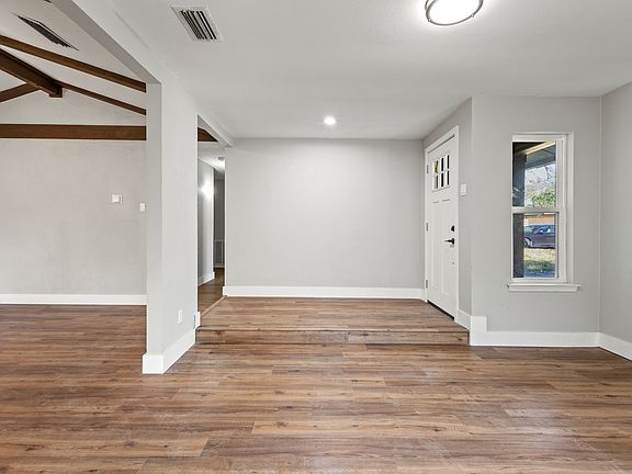 5th image of 124 Bowling Green Dr