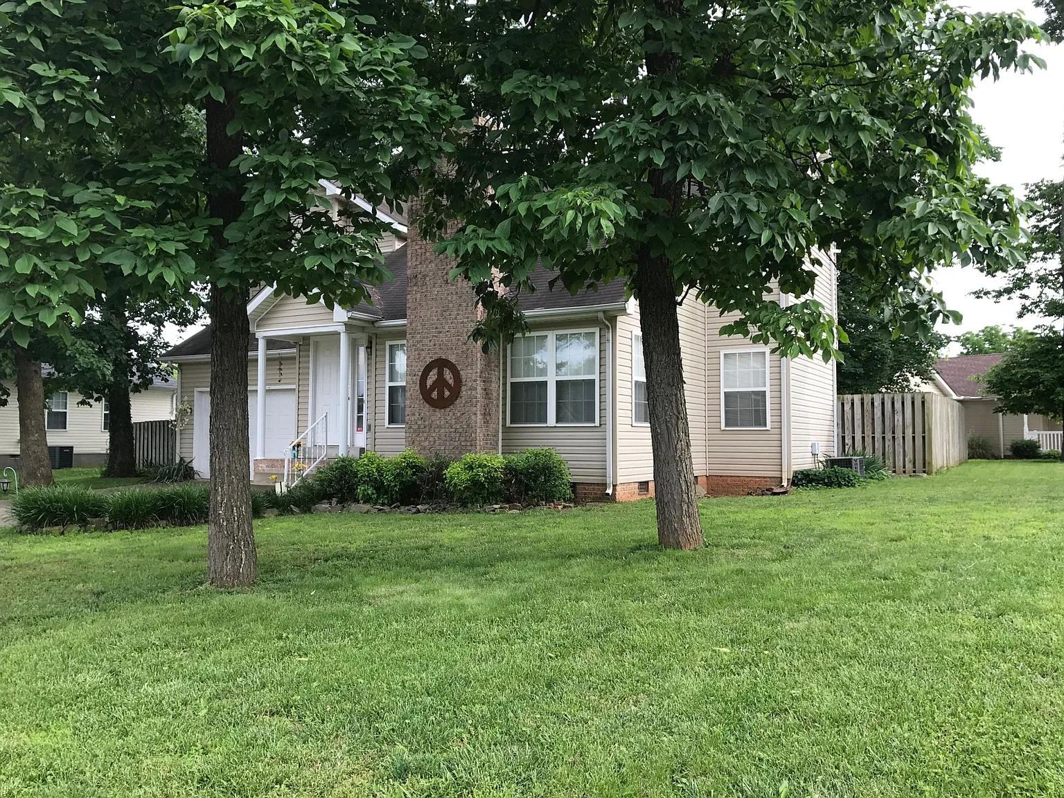3 bed, 2.5 bath, 1518 sqft, $1,800 — Photo 3