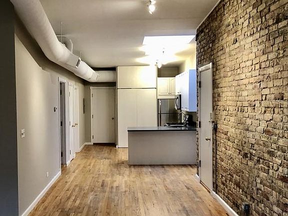 2nd image of 3136 W Montrose Ave #2