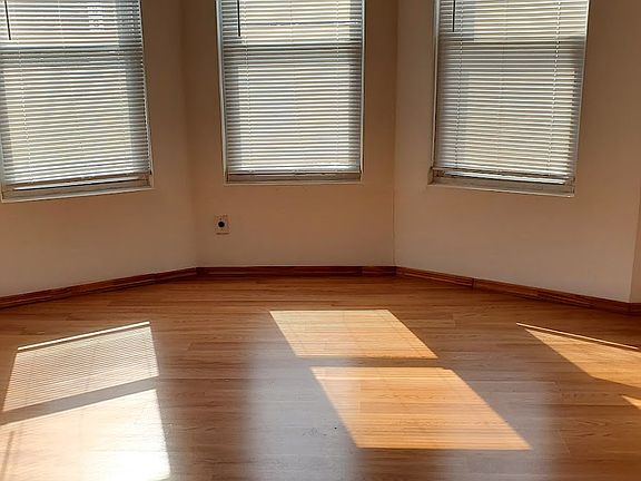 3rd image of 15317 35th Ave #2FL