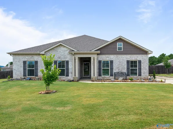 104 Pick Sack Ln, Huntsville, AL 35811