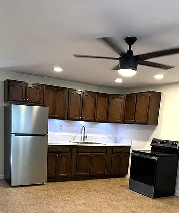 Studio, 385 sqft, $1,650 — Photo 4