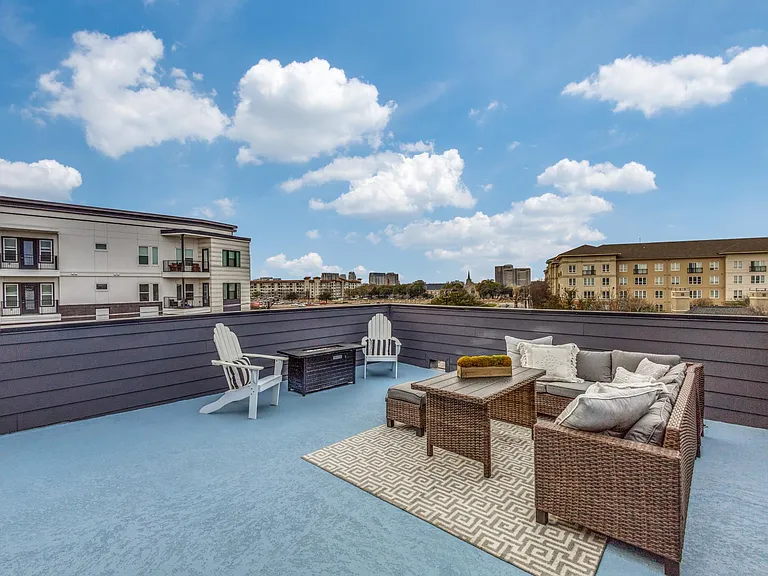 2714 N Carroll Ave #101 — Photo 24