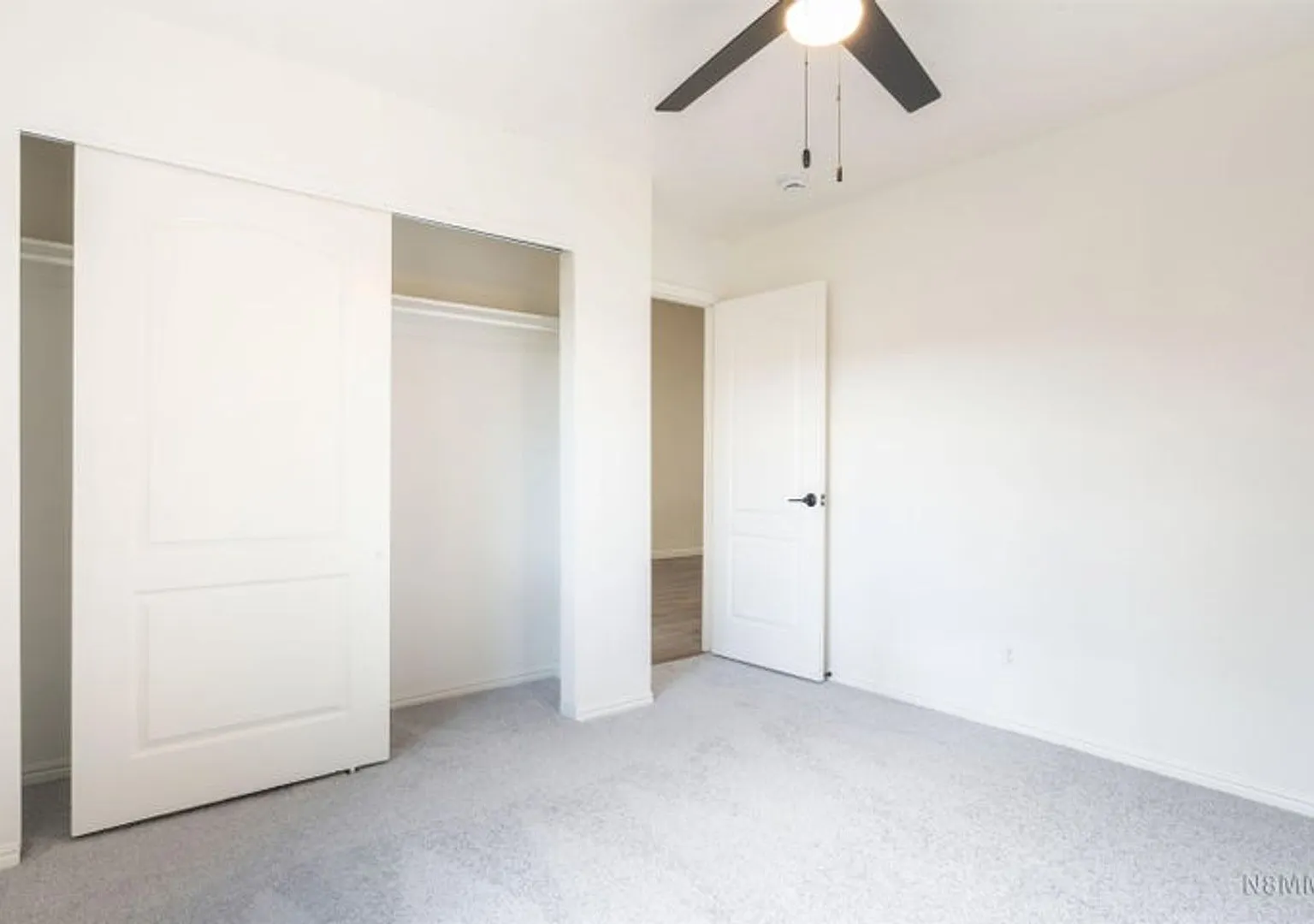 3/2 - Fresh Renovated and Updated w Garage — Photo 3
