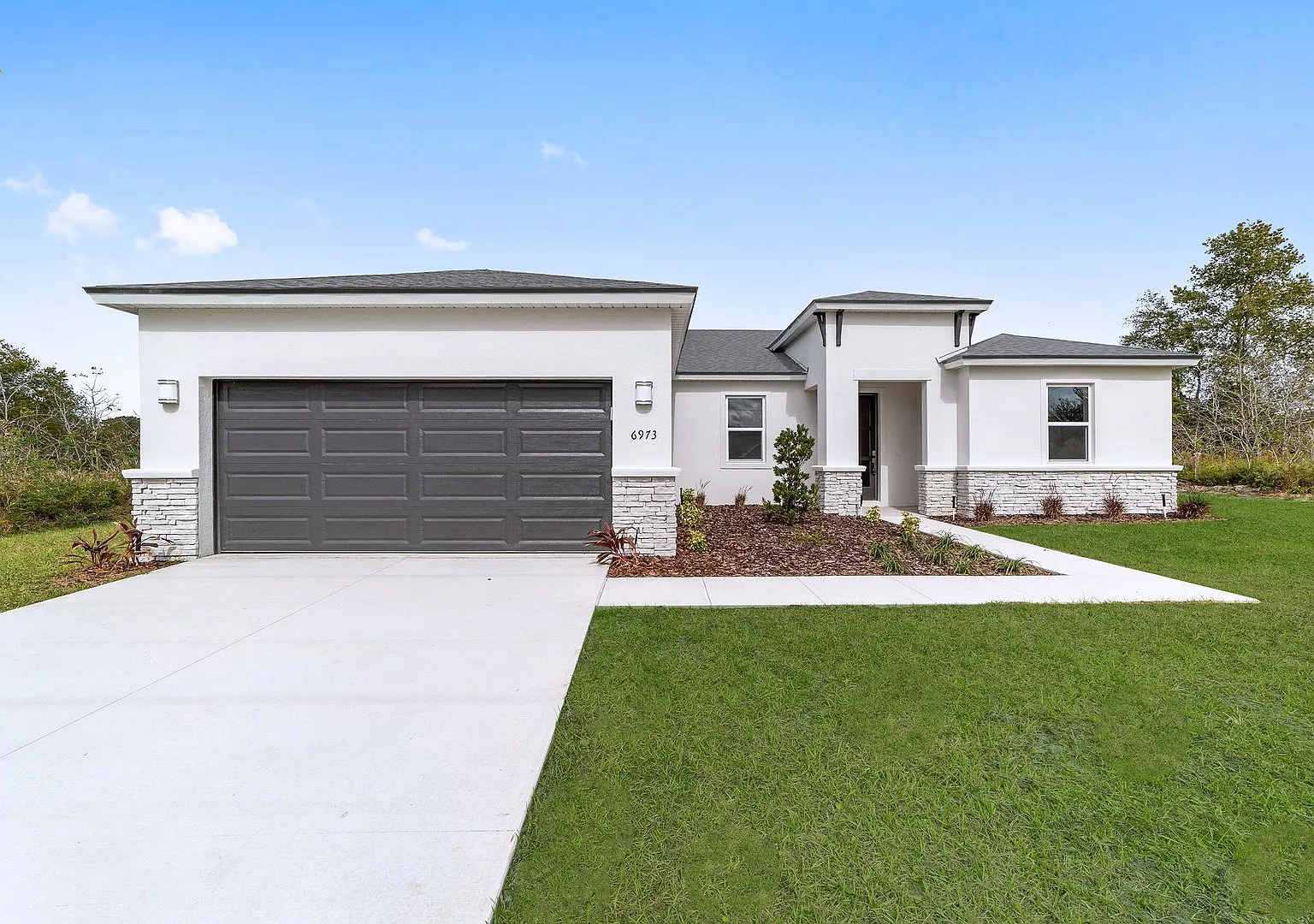Modern New Construction in Palm Bay — Photo 1