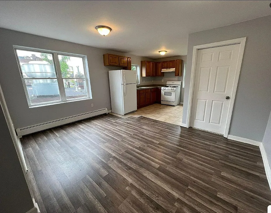 2 bed, 800 sqft, $1,800 — Photo 4