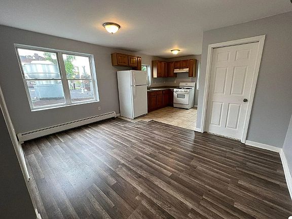 4th image of 345 Sanford Ave #2-R
