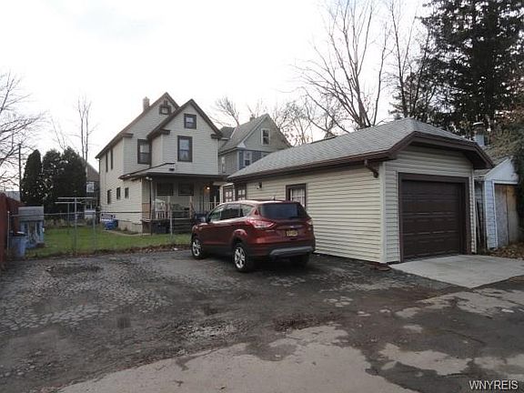 4th image of 2232 Whitney Ave