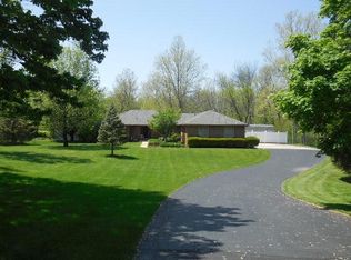 860 E Ridge Dr, Greenfield, IN 46140